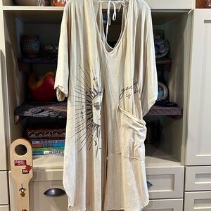 Open Hands by Kantha Bae top/tunic